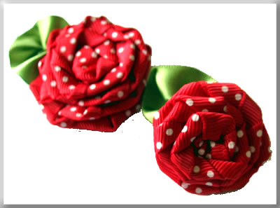 bevel two sizes of ribbon roses (400x297, 26Kb)