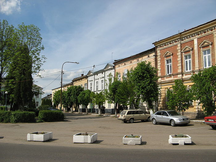 800px-Horodok_(Lviv)-2 (700x525, 89Kb)