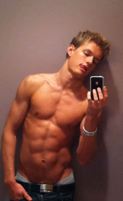 abs-blonde-boy-guy-hot-Favim.com-302885_large (427x700, 40Kb)