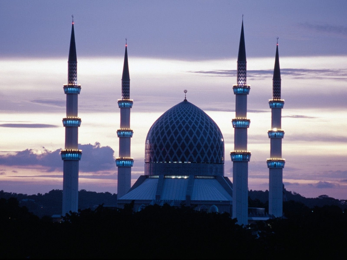 3623822_Sultan_Salahuddin_Abdul_Aziz_Shah_Mosque_Shah_Alam_Selangor_Malaysia (700x525, 223Kb)