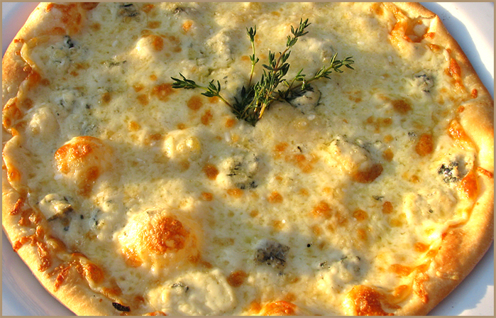 4216969_pizza_formaggioxl (700x448, 434Kb)