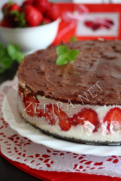 tort-s-klubnikoj-i-smtannym-zhele (466x700, 229Kb)