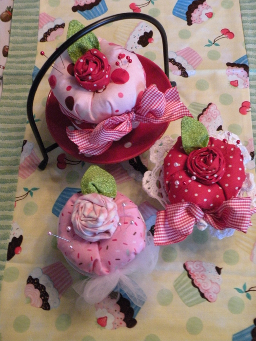 etsy cupcake pin cushions 211 (525x700, 451Kb)