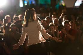 woman-speaker.jpg.speedilic.ce.0zyjvDXtY_ (276x183, 6Kb)