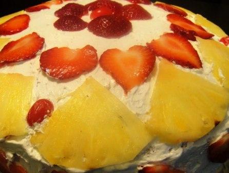 3407372_Stuffed_strawberry_pineapple_cake (446x336, 24Kb)