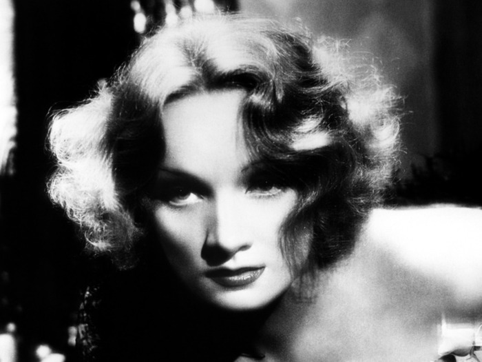 kinopoisk.ru-Marlene-Dietrich-503291--w--1600 (700x525, 69Kb)