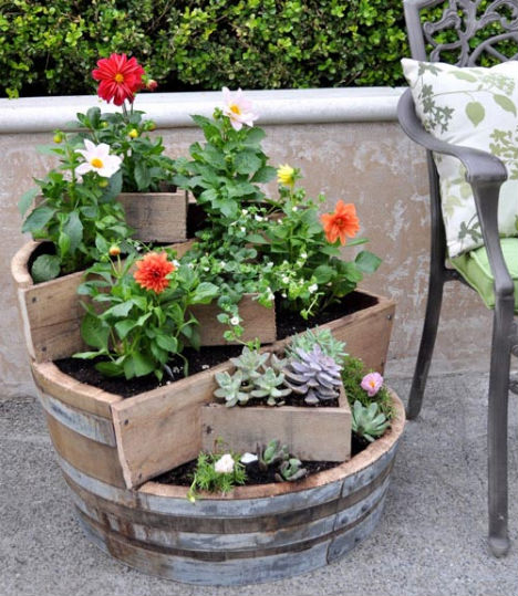 Eco-DIY-wine-barrel-planter (468x539, 80Kb)