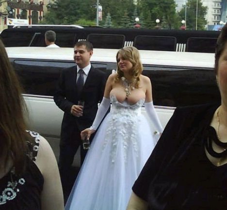 1314354217_worst-wedding-dresses38 (468x434, 33Kb)