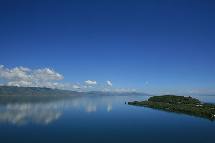 800px-Lake_Sevan_with_Sevanavank (800x533, 20Kb)