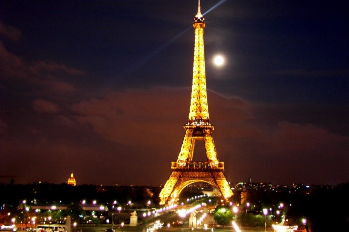 1978655_eiffel-tower-paris-215498_1024_683 (700x466, 58Kb)