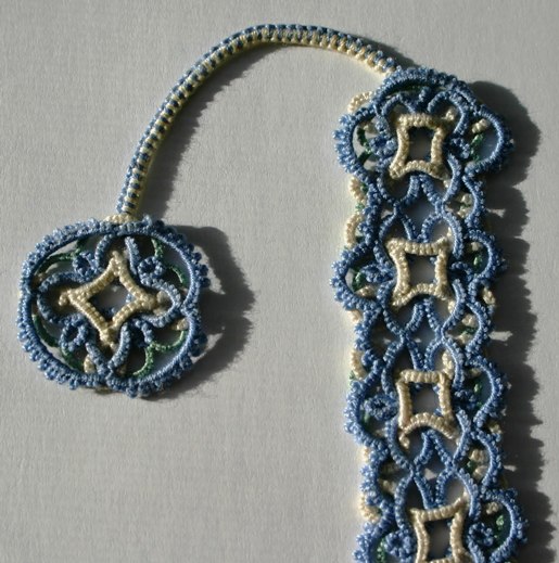 Closeup of Celtic Style Motif and Padded Tatting Cord with Bookmark (515x519, 72Kb)