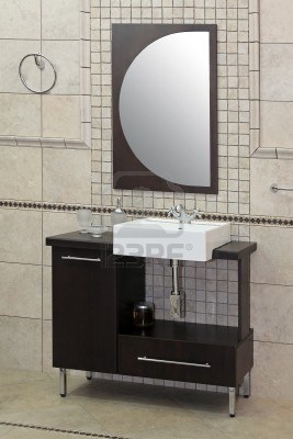 13122652-small-bathroom-sink-in-modern-interior-with-large-mirror (267x400, 24Kb)