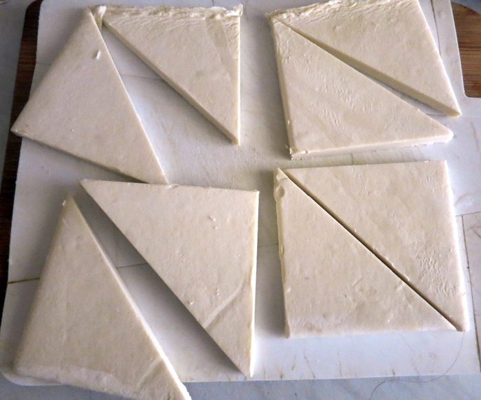 Тесто на треугольники на сметане