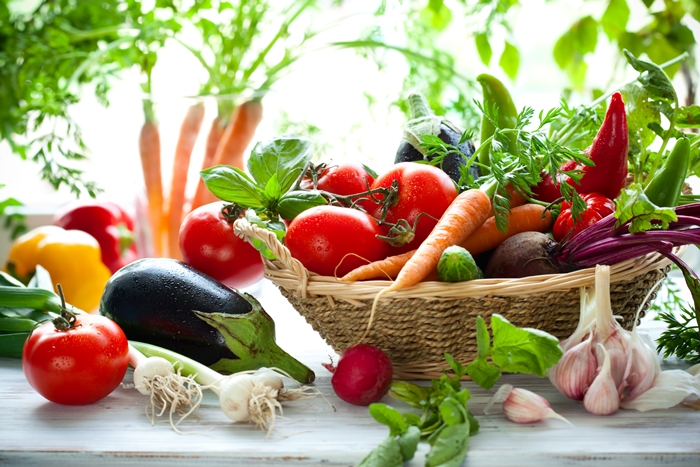 4920201_bigstockDifferentfreshvegetableson12230297 (700x467, 298Kb)