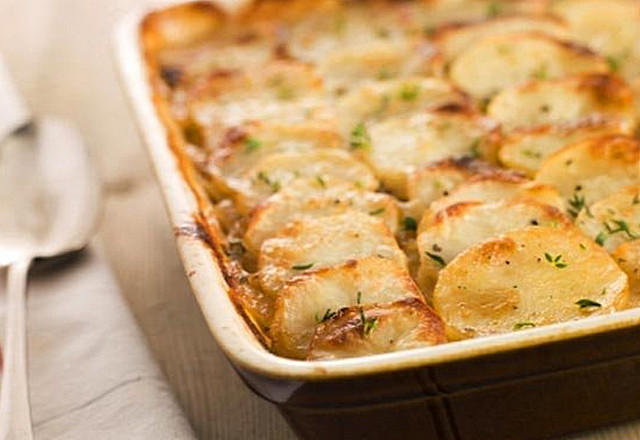 рецепты с брынзой и картошкой. 124357576 3720816 Kartofel zapechenii s brinzoi i smetanoi. рецепты с брынзой и картошкой фото. рецепты с брынзой и картошкой-124357576 3720816 Kartofel zapechenii s brinzoi i smetanoi. картинка рецепты с брынзой и картошкой. картинка 124357576 3720816 Kartofel zapechenii s brinzoi i smetanoi. Картофель отварить в мундире.