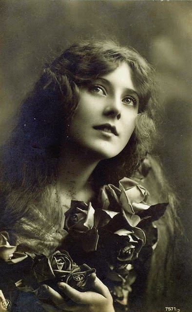 Vintage Beauty (394x640, 68Kb)