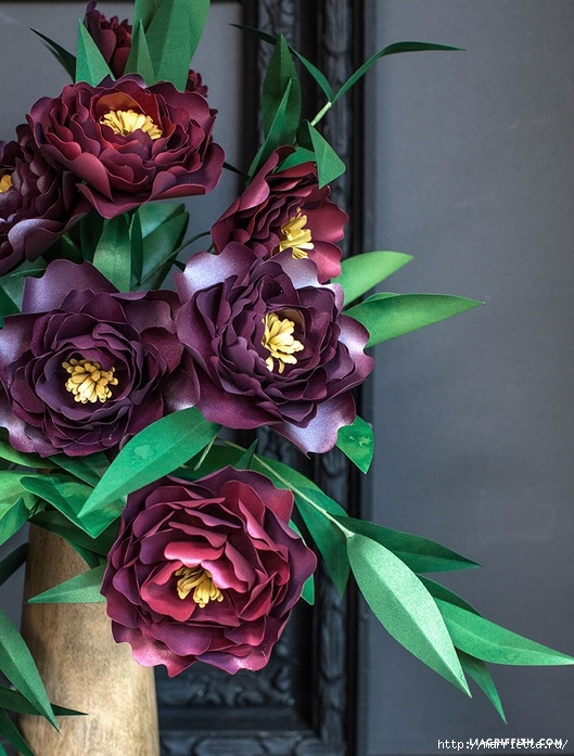 ПИОНЫ - цветы из декоративной металлизированной бумаги для скрапбукинга (1) (529x697, 258Kb)