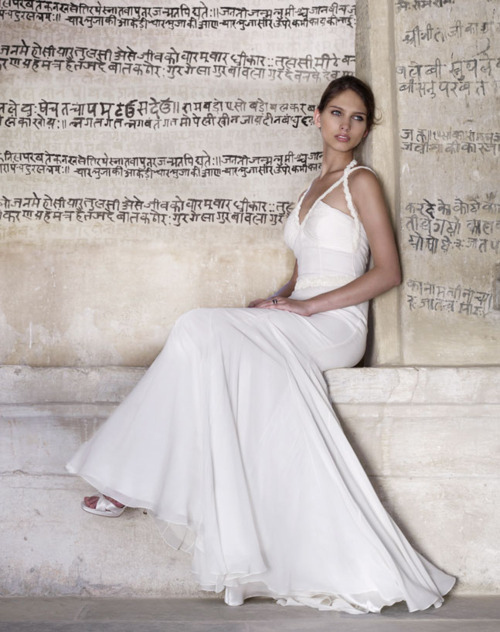 amanda-wakeley-bridal-bride-devanagari-dress-fashion-Favim_com-87968_large (500x632, 134Kb)