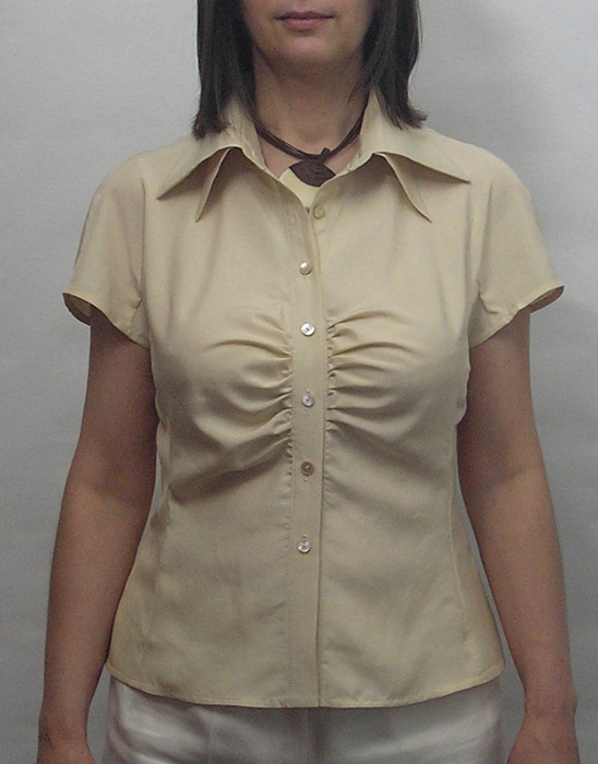 Складки на блузке