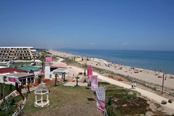 Нудисты на французском пляже Кап Даг / Cap d'Agde фото