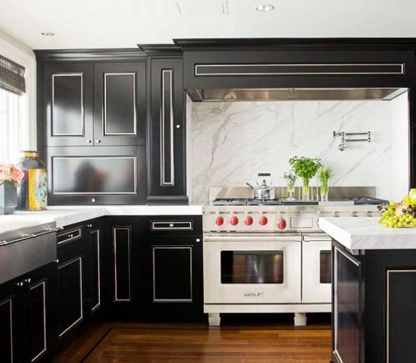john-granen-photo-kitchen-black-cabinets-white-trim-wolf-range-stove-oven-marble-slab-backsplash-cococozy (600x524, 42Kb)