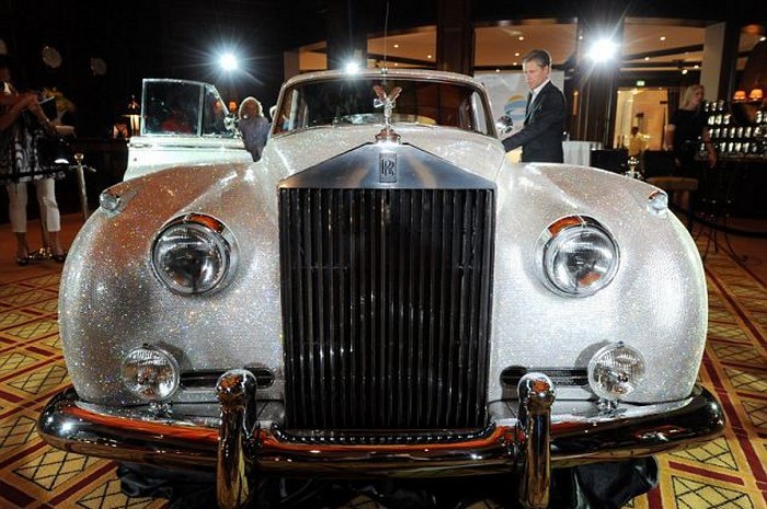 Rolls-Royce-Swarovsky-1 (700x465, 111Kb)
