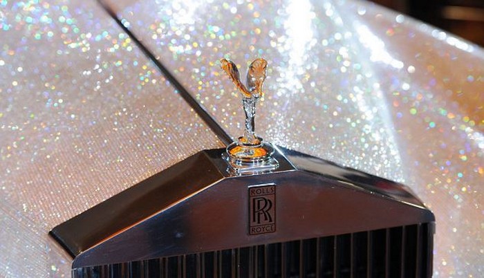 Rolls-Royce-Swarovsky-3 (700x402, 74Kb)