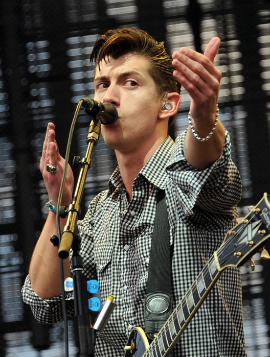 Alex+Turner+2012+Coachella+Valley+Music+Arts+0x007ZhaFRNx (528x700, 122Kb)