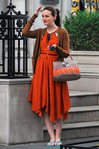 celebutopia-leightonmeester-gossipgirl-set-nyc-aug17__8_ (466x700, 78Kb)
