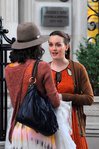 celebutopia-leightonmeester-gossipgirl-set-nyc-aug17__11_ (466x700, 69Kb)