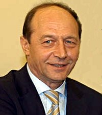 Traian_Băsescu_2005Mar09 (200x225, 14Kb)