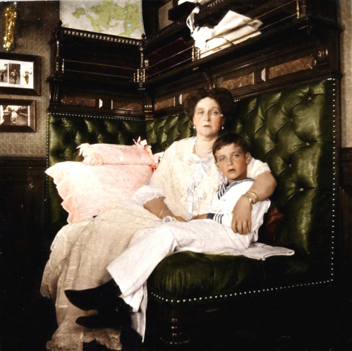 1590566_53627167_aleksandra_romanova032220092228336Iv_middle (499x498, 225Kb)