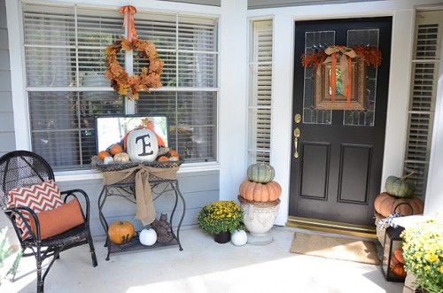 fall-front-porch-decorating-ideas-003-500x331 (500x331, 57Kb)