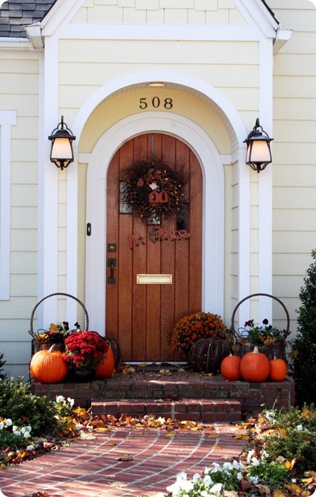 fall-front-porch-decorating-ideas-007 (445x700, 101Kb)