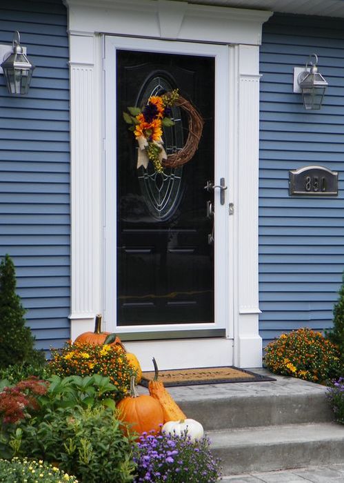 fall-front-porch-decorating-ideas-13 (499x700, 67Kb)