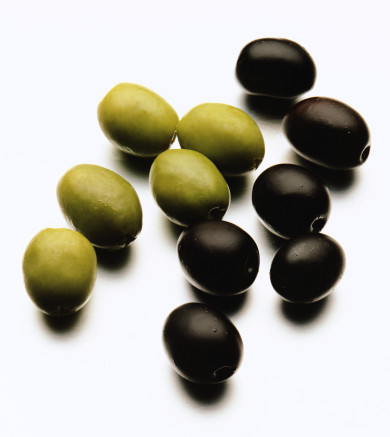 4403711_green_and_black_olives (390x437, 53Kb)