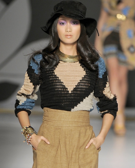 Etro SS 2011 Ready-To-Wear Milano (566x700, 274Kb)