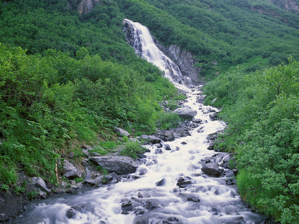 Seasonal Waterfall, Chugach Mountains, Alaska (616x462, 163Kb)