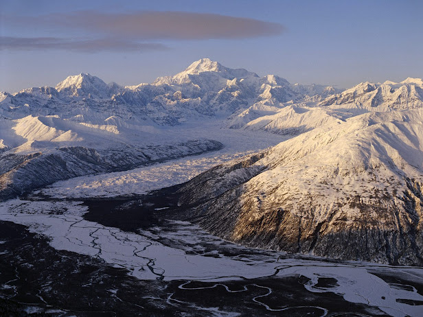 Mount Denali and Glacier, Denali National Park, Alaska (616x462, 114Kb)