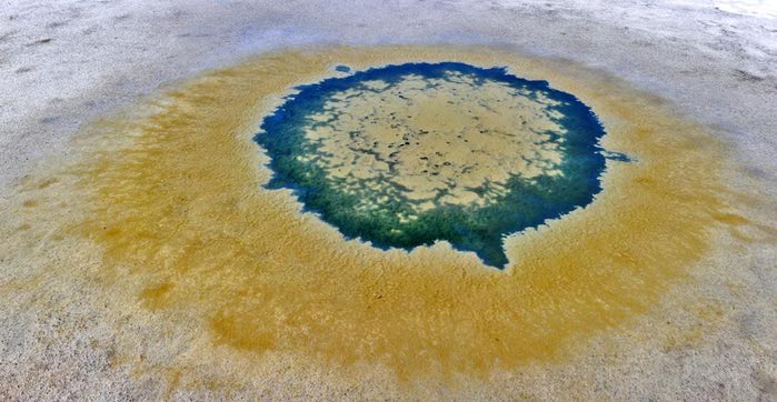 spotted lake (1) (700x362, 53Kb)