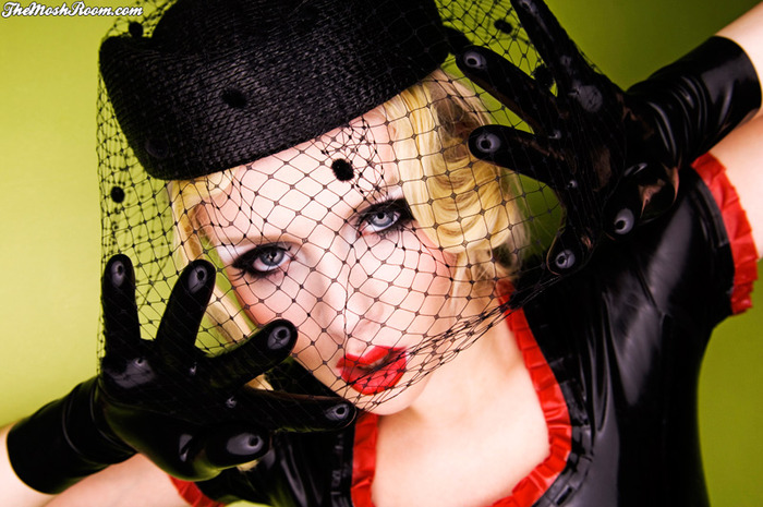 1347890114_fetish_18 (700x465, 129Kb)