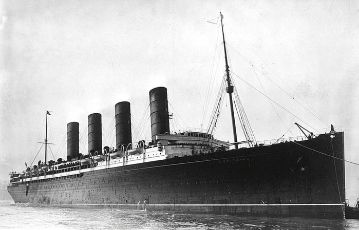 3753881_800pxRMS_Lusitania_coming_into_port_possibly_in_New_York_190713crop (700x449, 51Kb)