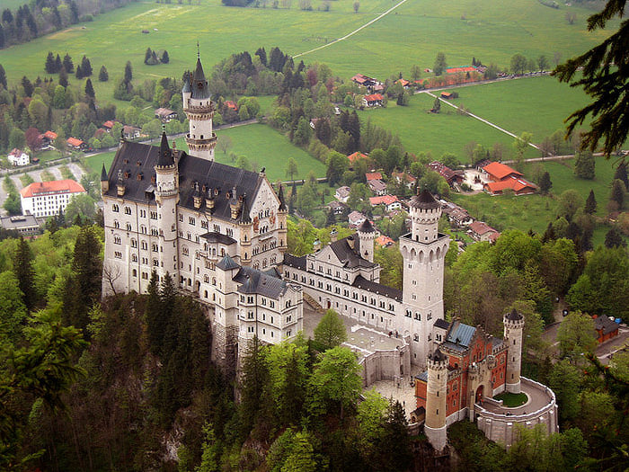 800px-Neuschwanstein_castle (700x525, 141Kb)