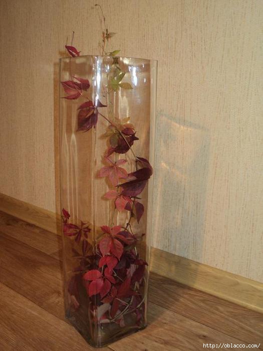 Декор вазы осенними листьями