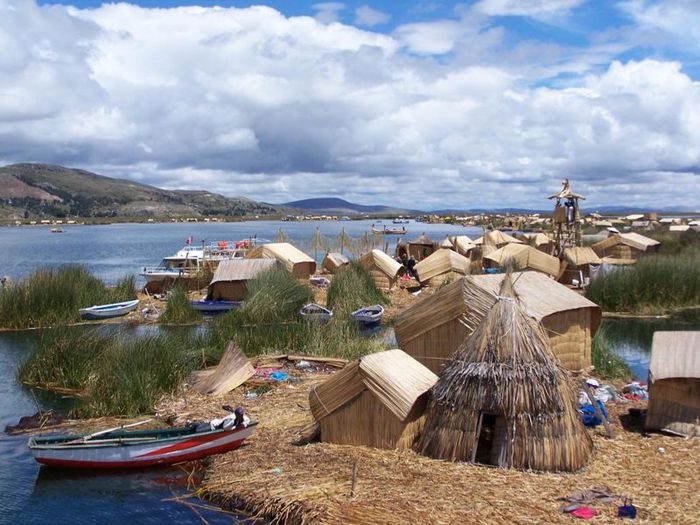 259-puno_islas_flotantes_uros04[1] (700x525, 81Kb)