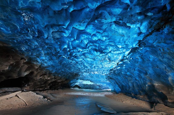 Crystal-Cave-Svinafellsjokull-glacier.--Örvar-Atli-Þorgeirsson-600x396 (600x396, 91Kb)