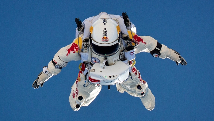 3623822_10redbullstratosjpg (700x393, 201Kb)