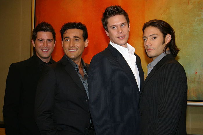 3234448_800pxIL_Divo_inHK (700x466, 43Kb)