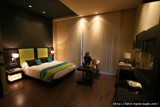 dark-and-moody-hotel-room (554x369, 96Kb)