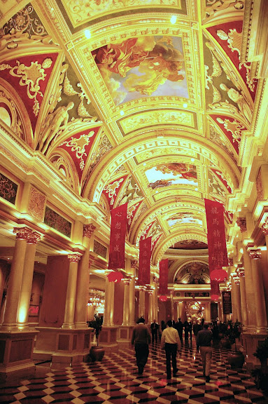 2008-02-05 - Las Vegas 079 - Venetian Hotel - Hallway.JPGrt (383x576, 141Kb)
